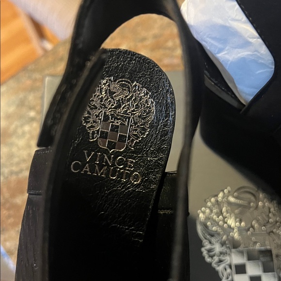 Vince Camuto Black Peep-Toe Wedges NIB 8 - Picture 2 of 7